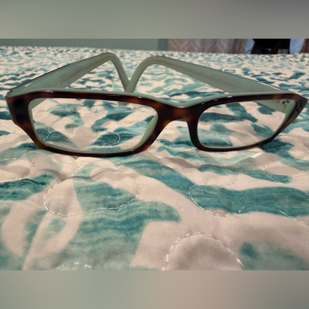 Dkny Classic Tortoise Shell Frames - image 4